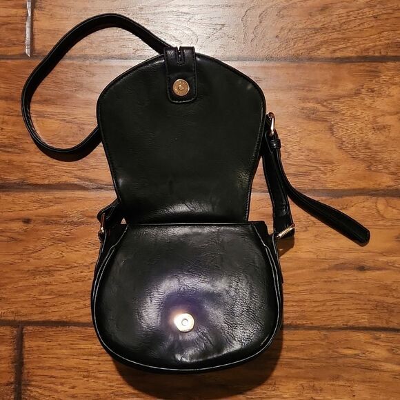 NWOT Charming Charlie black handbag / crossbody with adjustable strap - Picture 3 of 7